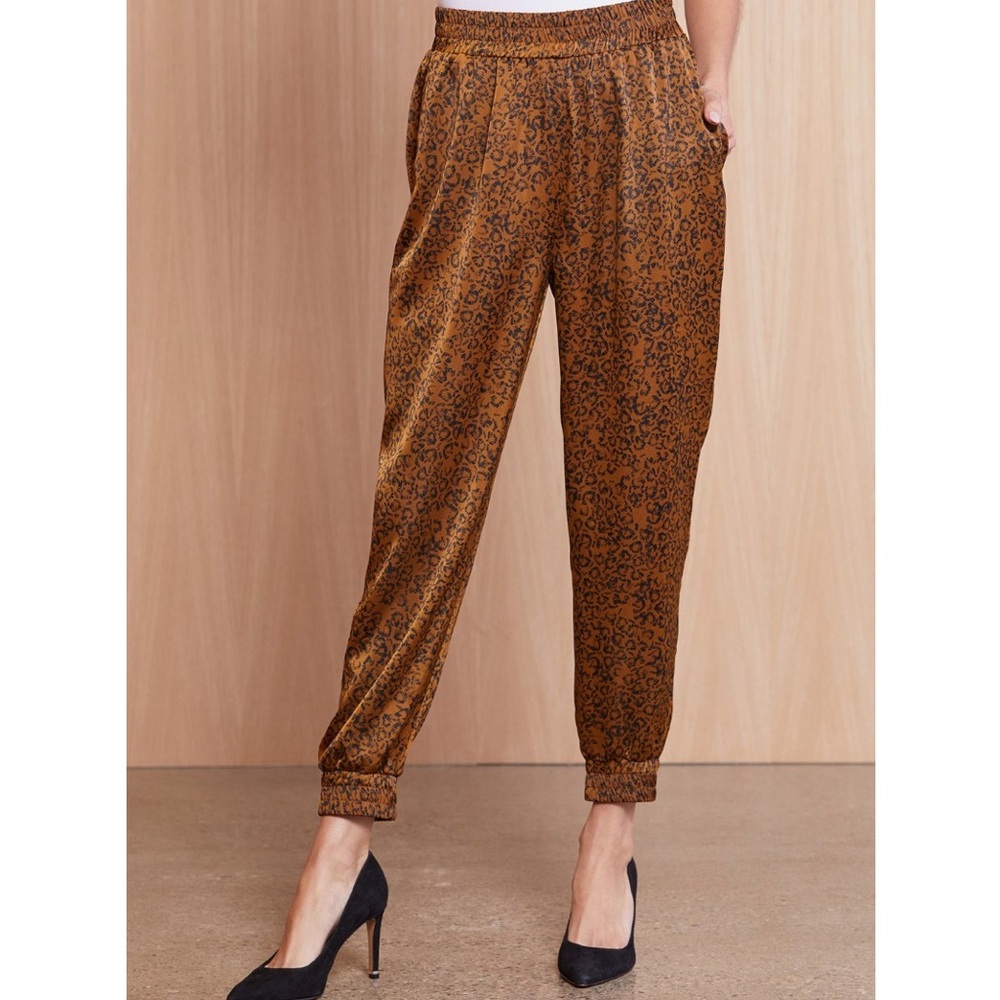 Cupcakes and Cashmere Rey Leopard Joggers